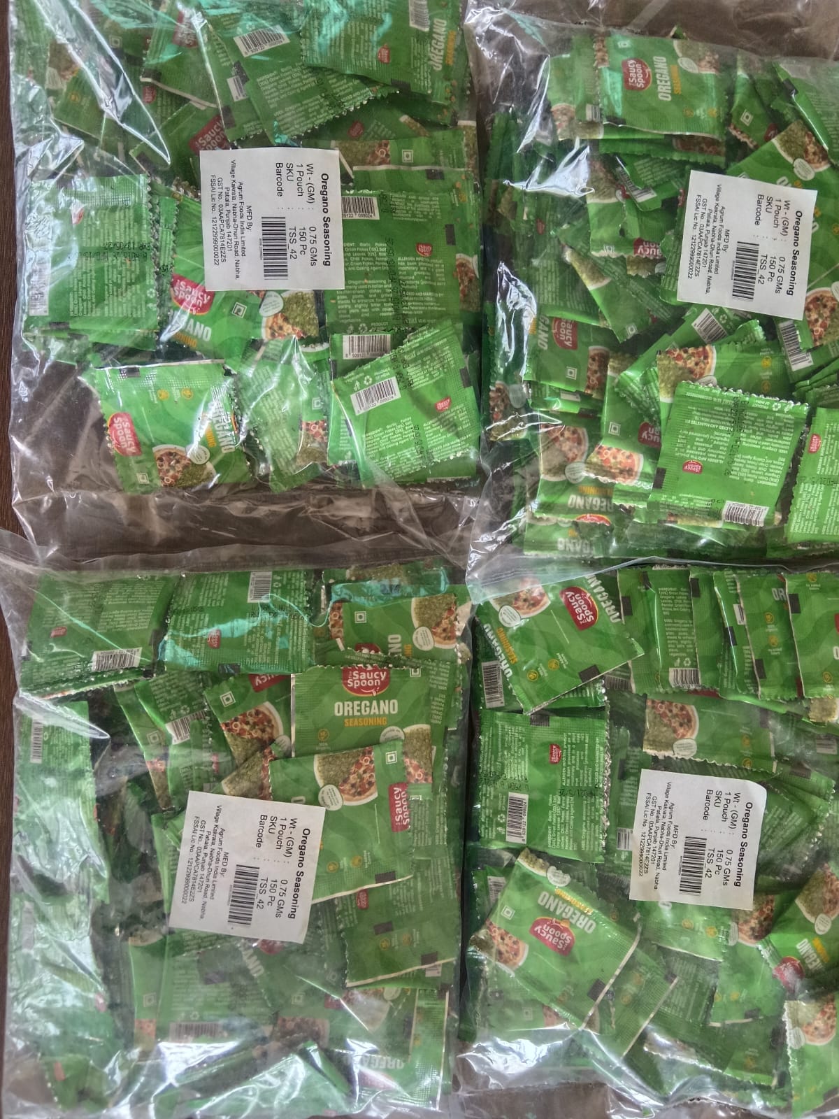 Bulk Oregano Seasoning Sachets 0.75g for HORECA | 9,000 Sachets Carton | The Saucy Spoon